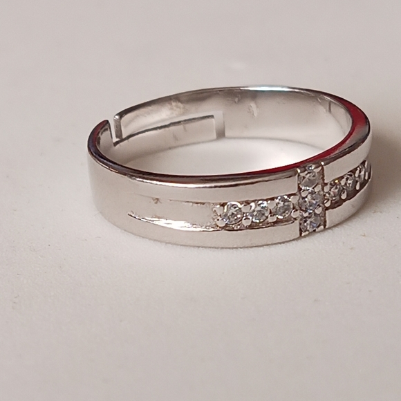 Silver CZ Cross Band Ring - Picture 6 of 6